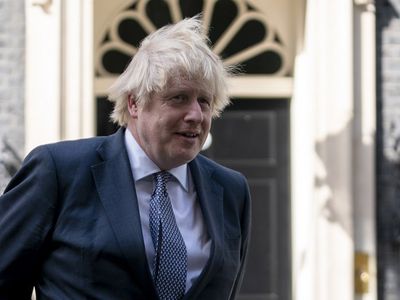 Британский парламент принял закон о прекращении свободного перемещения рабочей силы из Европы - В Мире