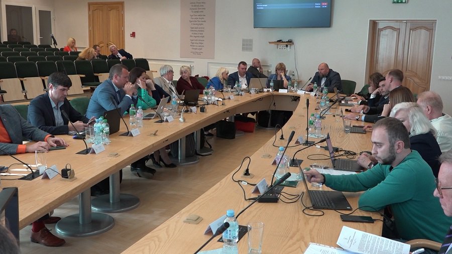 Мэр наложил вето на решение Висагинского совета о регламенте его работы. Закончатся ли разногласия судами? (видео) - В Висагинасе