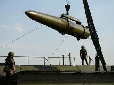 СМИ: В РФ начали подготовку к проведению учений тактических ядерных сил - В Мире