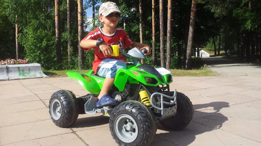 Проведи лето с детским электромобилем! - В Висагинасе