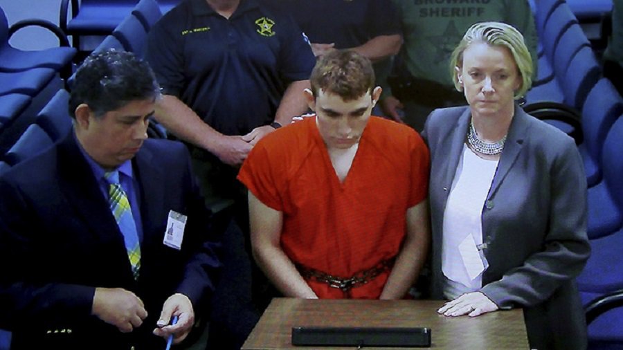 NBC: во избежание казни стрелок из Флориды намерен пойти на сделку со следствием - В Мире