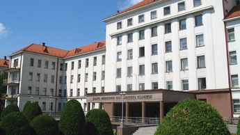 2023 m. šis restauracijos projektas buvo įvertintas prestižiniu Europos paveldo apdovanojimu „Europa Nostra“ kategorijoje „Konservavimas ir pritaikymas naujam naudojimui“   Restauracijos procesas Restauracija pradėta 2019 m. pabaigoje, atlikus išsamius tyrimus. Darbus vykdė 36 specialistų komanda iš įvairių šalių, laikydamasi minimalios intervencijos principo, siekiant išsaugoti lubų autentiškumą. Buvo sustiprintos medinės sijos, išvalytas paviršiaus polichromas ir paauksavimas, užpildyti spalvi