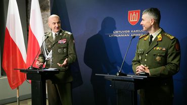 Lietuvos ir Lenkijos kariuomenių vadai pasirašė bendradarbiavimo planą: rengs netikėtas pratybas