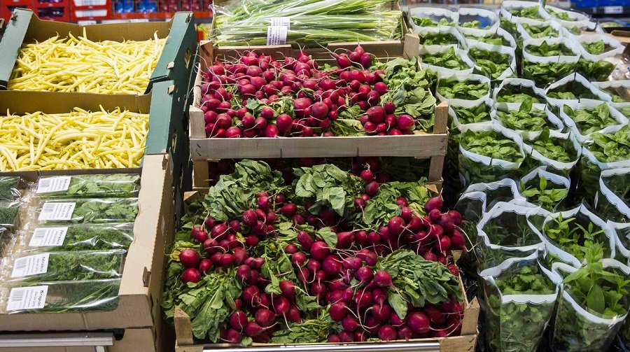 Одинаковая корзина продуктов в разных магазинах может стоить на 10 евро больше - Литва и страны Балтии