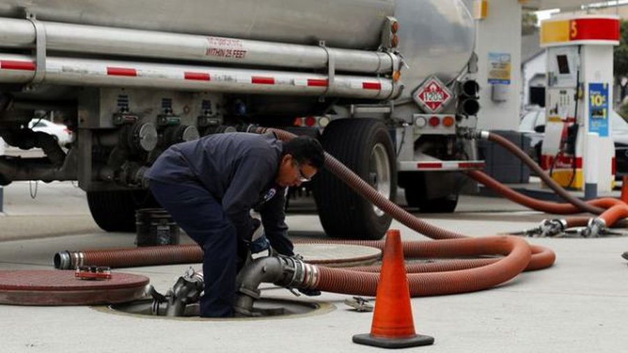 Реки черного золота, текущие из Белоруссии через Литву, кормят и политиков, и авторитетов преступного мира


 - Происшествия и криминал