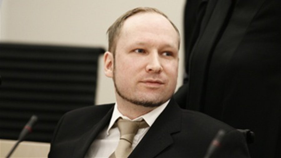 Брейвик пожаловался на холодный кофе в тюрьме - В Мире