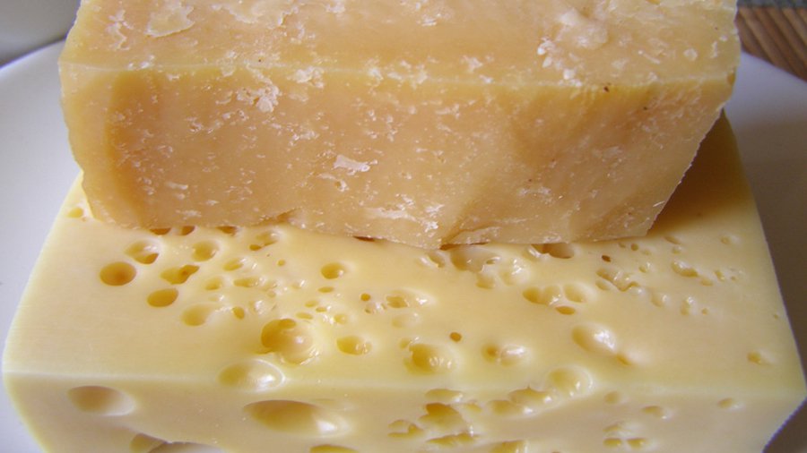 Роспотребнадзор снял запрет на литовский пармезан - Литва и страны Балтии