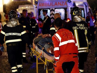 После инцидента в римском метро госпитализировали 15 российских болельщиков - В Мире