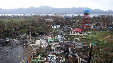 Supertaifūno „Haiyan“ aukų skaičius perkopė 100