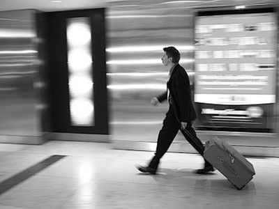 Эмиграция в апреле  выросла в 5 раз - Литва и страны Балтии