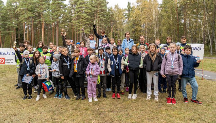 Впервые в истории в Висагинасе прошли соревнования по летнему биатлону среди детей со всей Литвы (фотогалерея)