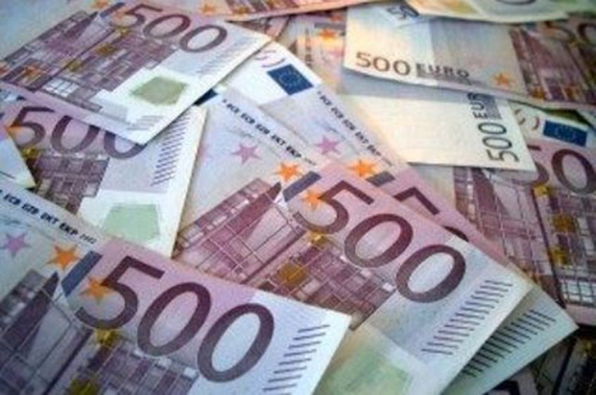 Экономистам заплатят 390 тысяч долларов за похороны евро