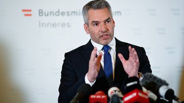 Глава МВД Австрии заявил, что стрелок из Вены симпатизировал ИГ
