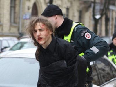 На литовских борцов с коррупцией напал человек с ножом
 - Происшествия и криминал