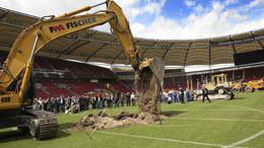 Под футбольным полем ФК «Штутгарт» нашли 18 бомб времен Второй мировой - Культурные и спортивные мероприятия