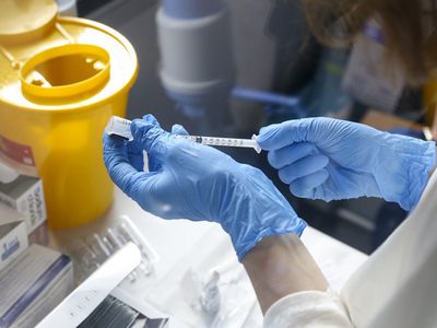 Вакцина от гриппа скоро прибудет в Литву: в этом году бесплатно будут прививать еще одну группу населения - Литва и страны Балтии