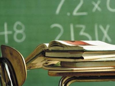 Что ищет он в краю далеком? Что кинул он в краю родном? - В Висагинасе