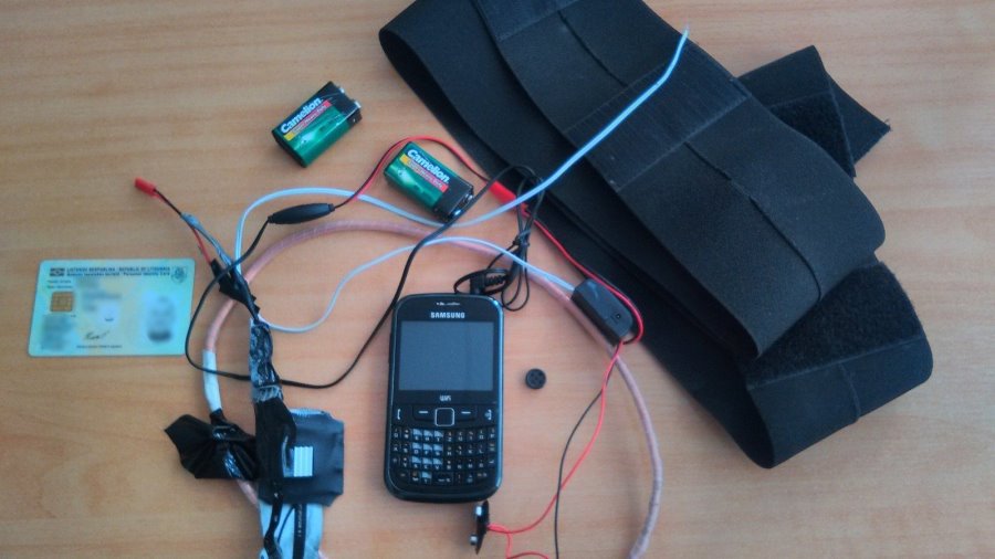 В Regitrа во время экзамена поймали мошенника - Происшествия и криминал