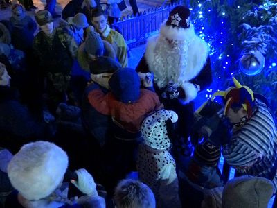 Рождественская ярмарка «Не переставай верить в чудеса» в Висагинасе. Видео репортаж с площади «Сантарвес» - Культурные и спортивные мероприятия