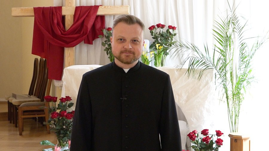 Раймундас Юролайтис поздравляет всех католиков со светлой Пасхой - В Висагинасе