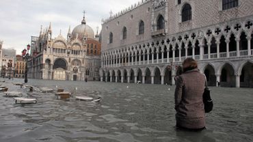 Последствия наводнения в Венеции. Около 75% города ушло под воду