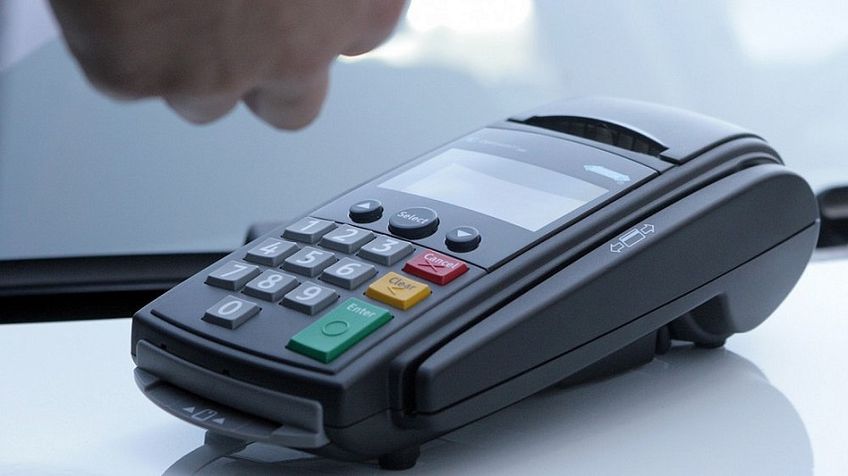 По всей Литве регистрировали сбои в оплате товаров и услуг с помощью платежных карт