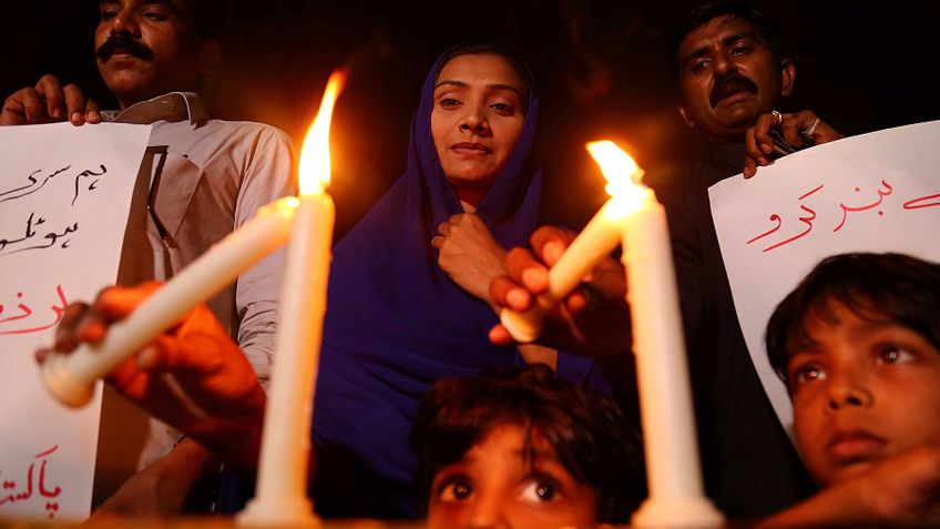 Šri Lankoje sprogimų aukų skaičius išaugo iki 310, įsigaliojo nepaprastoji padėtis