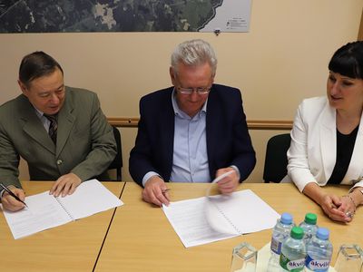 Подписан коллективный договор профсоюза администрации Висагинского самоуправления - В Висагинасе