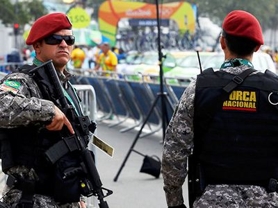 Globo: три человека погибли в результате стрельбы в церкви в Бразилии - В Мире