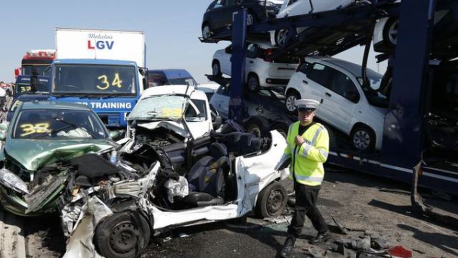 В Великобритании на мосту столкнулись более 100 автомобилей - Происшествия и криминал