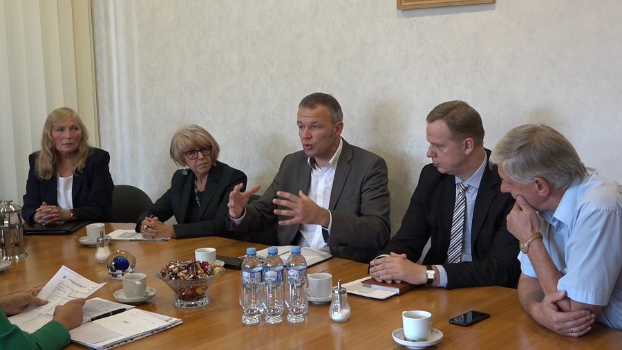 Руководители ГНИ прибыли в Висагинас и объяснили, что ждет нашу налоговую инспекцию (Видео) - В Висагинасе