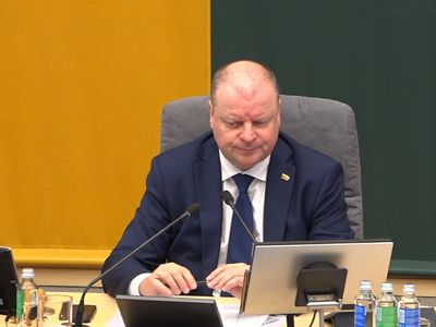 Прокуратура направила запрос о снятии правовой неприкосновенности с члена Сейма Саулюса Сквернялиса - Литва и страны Балтии