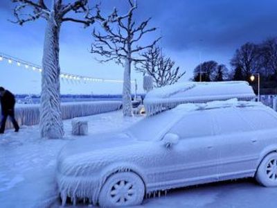 Европу сковали морозы - В Мире