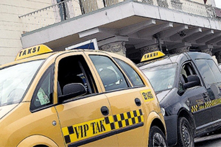 Вильнюсские таксисты попытались парализовать движение в столице Литвы

                                 - Литва и страны Балтии