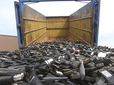 Площадка для упорядочения крупногабаритного мусора и опасных отходов - В Висагинасе