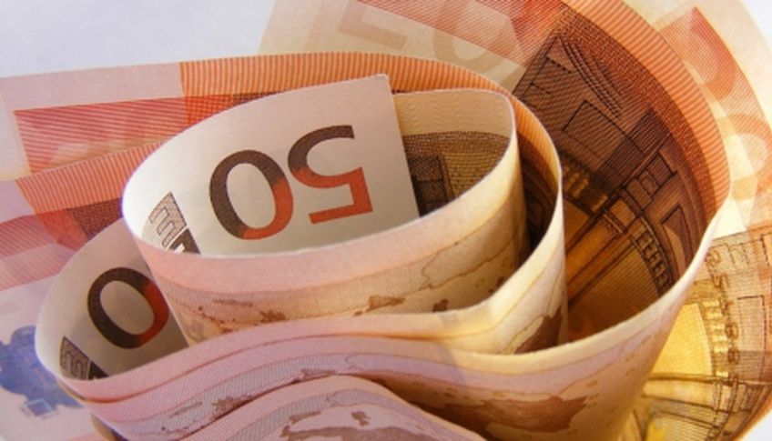 В Латвии обостряются споры о введении евро