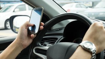 За игнорирование правил пользования мобильной связью за рулем - не только штраф