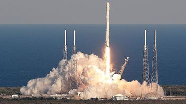 SpaceX не удалось посадить первую ступень Falcon 9 после запуска Dragon