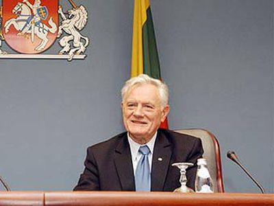 Президент Литвы подписал закон о запрете советской символики - Литва и страны Балтии