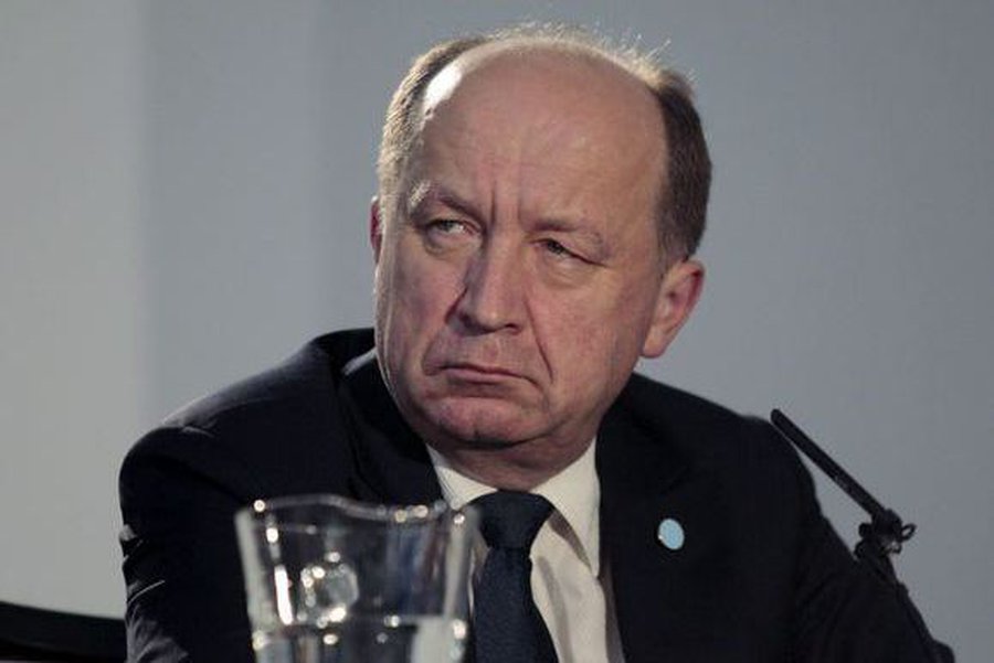 Кубилюс: о повышении минимальной зарплаты говорить рано                                