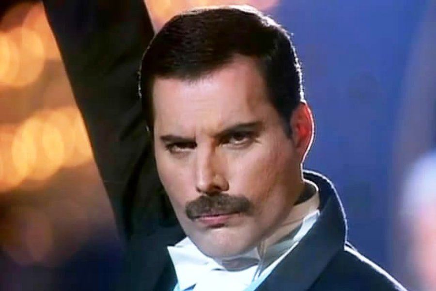 Поклонники отмечают юбилей Queen                                                                