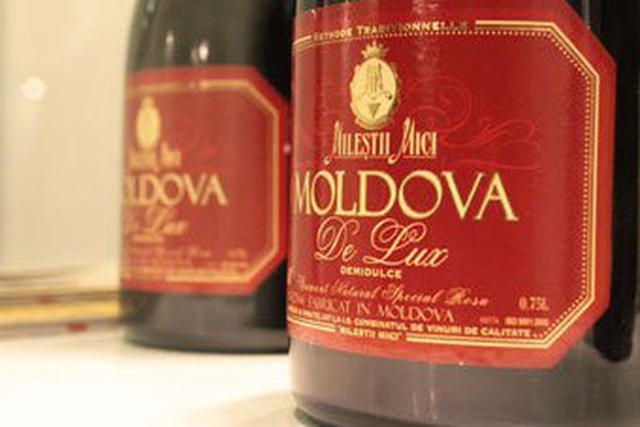 Молдаванам дали пять лет на отказ от шампанского и коньяка - Хобби, отдых и развлечения
