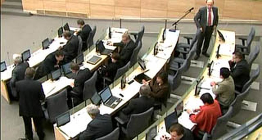 Снижение пенсий прошло в первом чтении  - Литва и страны Балтии