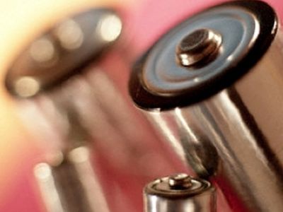 Ученые создали «живой» аккумулятор: «лечит» сам себя и живет в 10 раз дольше обычной батареи - Наука и здоровье