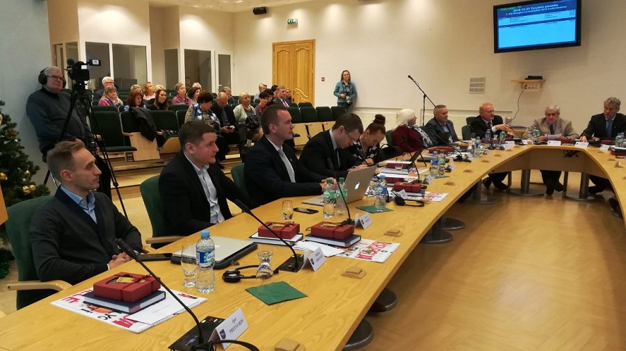 Совет поднял коэффициент зарплаты замдиректора администрации А. Андрияускене - В Висагинасе