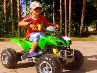 Проведи лето с детским электромобилем! - В Висагинасе