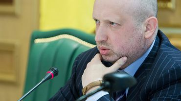 Турчинов пообещал наказывать депутатов за поддержку ополченцев
