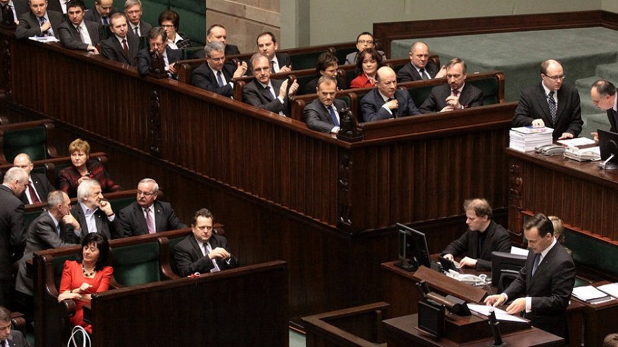 Снижение пенсионного возраста в Польше - ответ на ожидания граждан, заявила премьер - В Мире