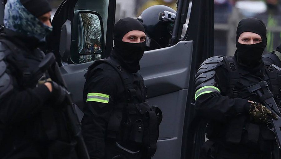 В Минске в районе станции метро "Пушкинская" слышны взрывы - В Мире