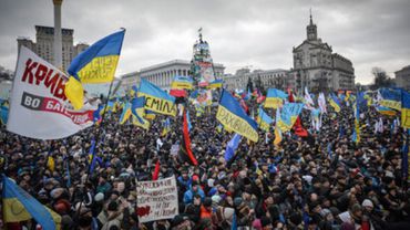 Оппозиция дала Януковичу 48 часов на отставку правительства
